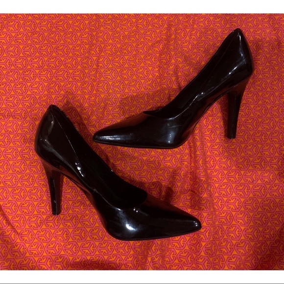 BCBGeneration | patent heels - Picture 1 of 4